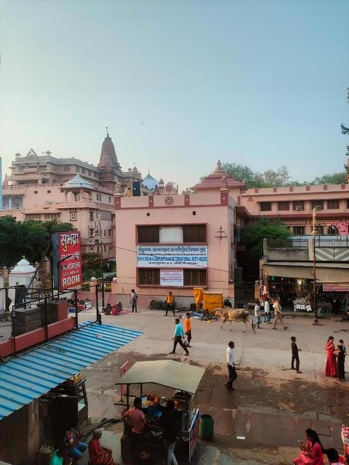 Subhadra Guest House Mathura Buitenkant foto