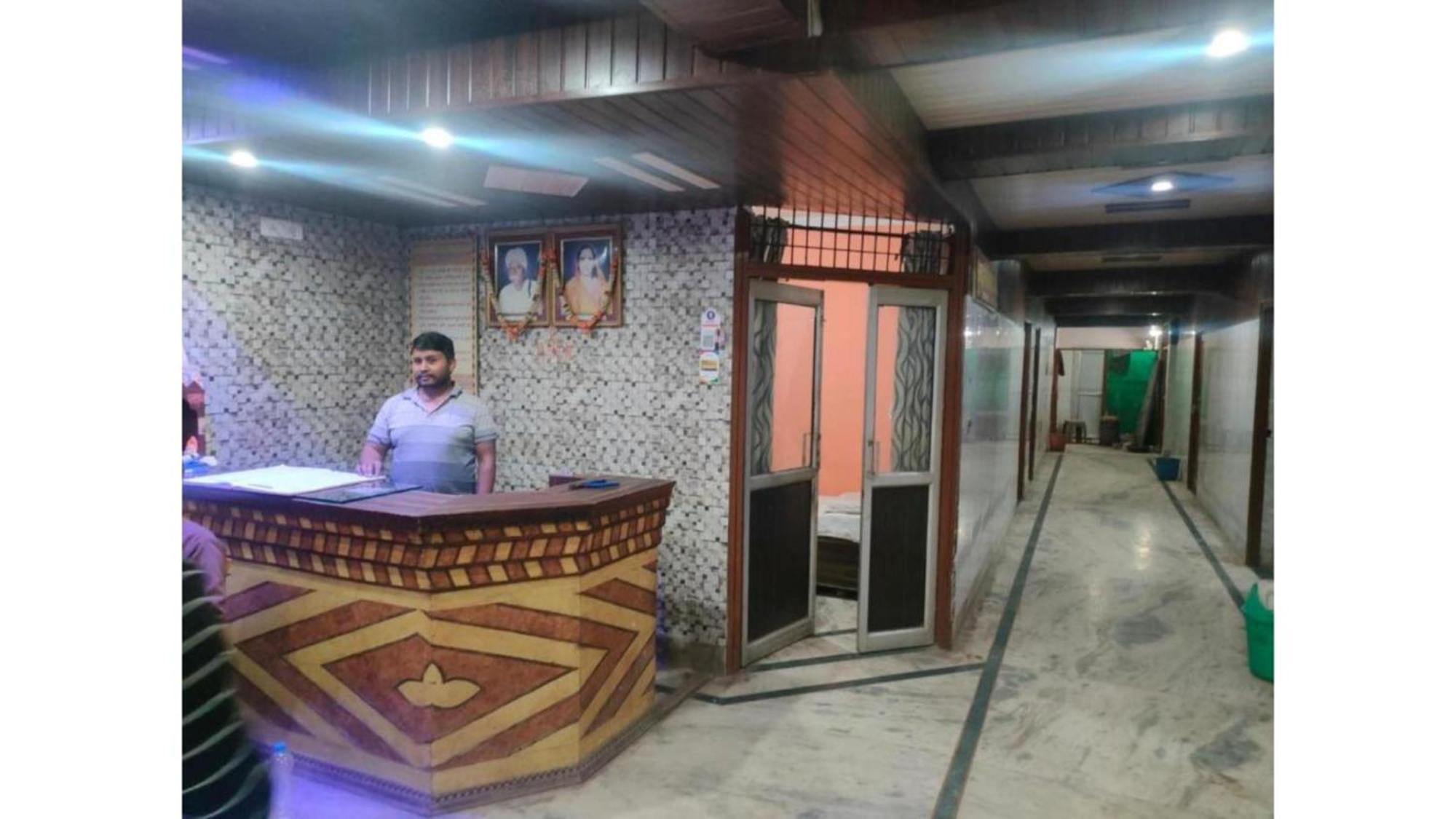 Subhadra Guest House Mathura Buitenkant foto