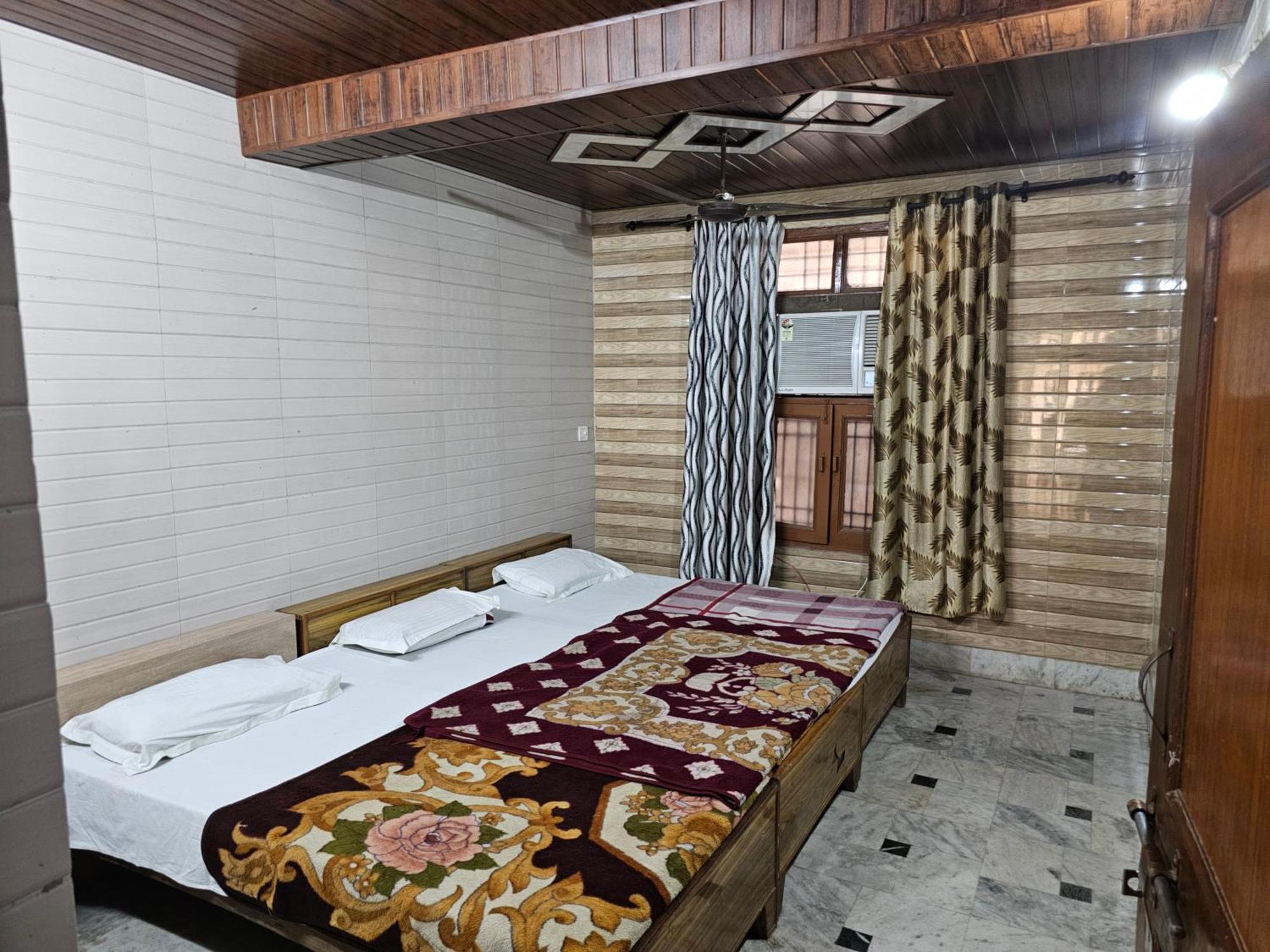 Subhadra Guest House Mathura Kamer foto