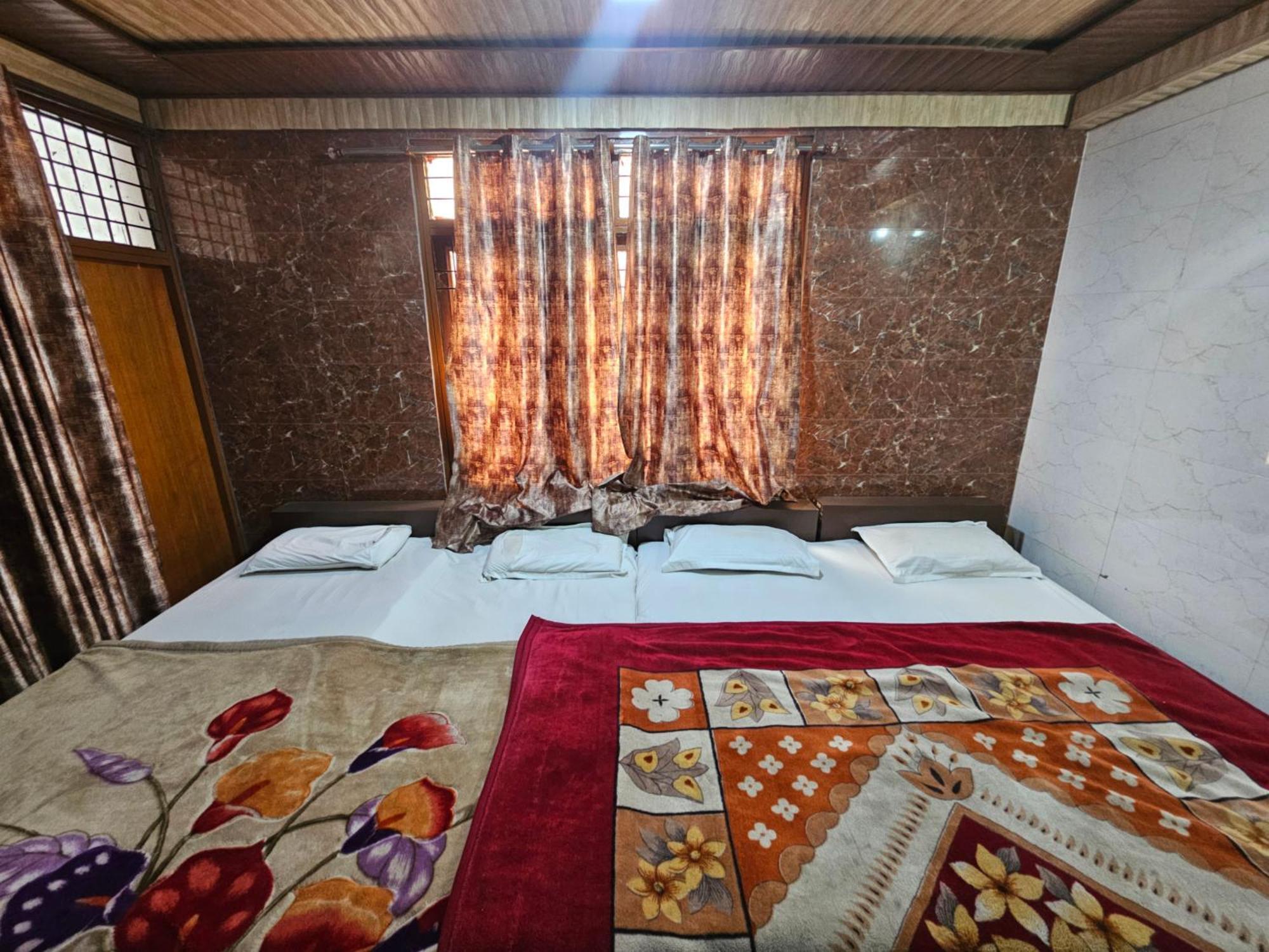 Subhadra Guest House Mathura Kamer foto