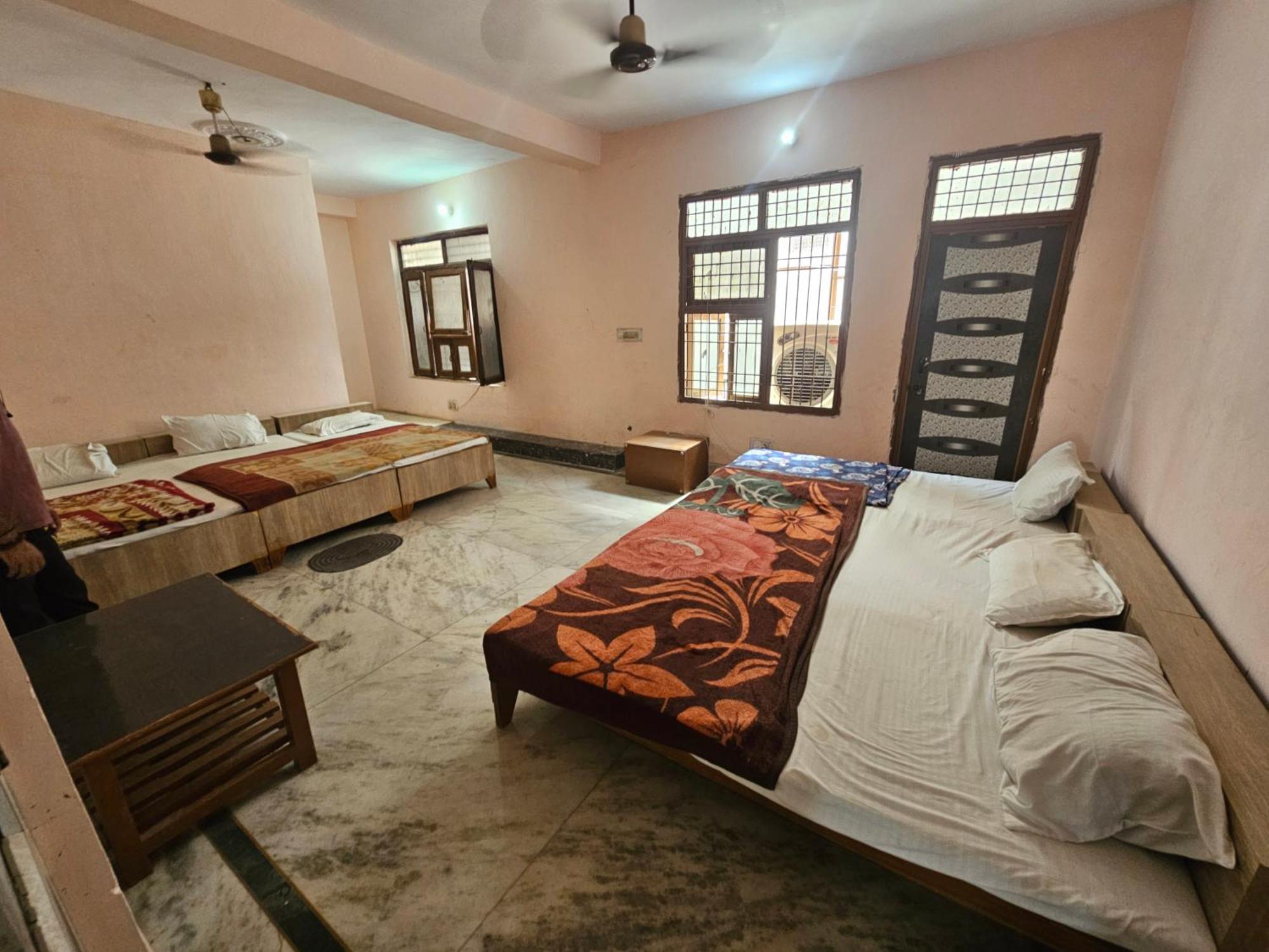 Subhadra Guest House Mathura Kamer foto