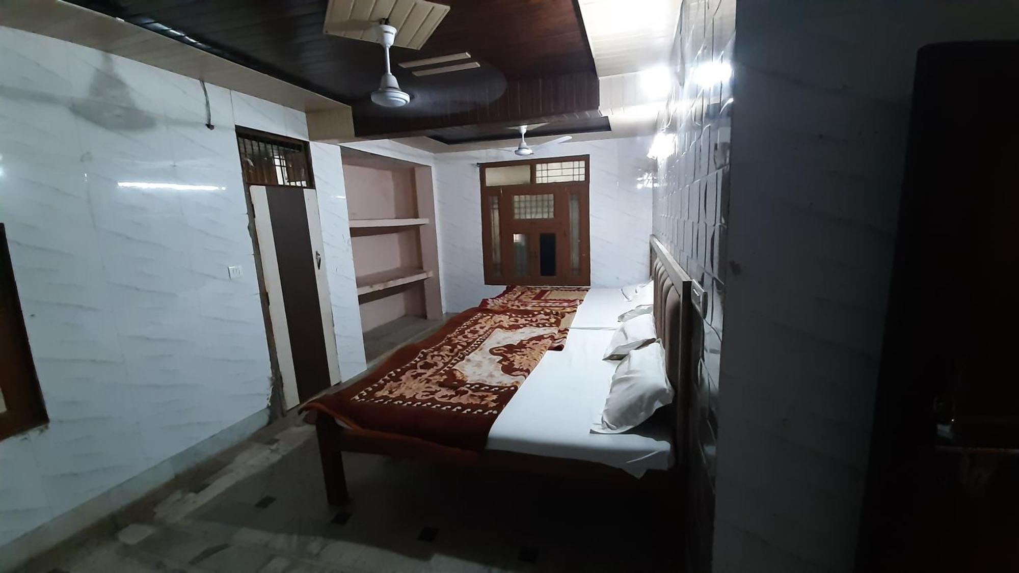 Subhadra Guest House Mathura Buitenkant foto